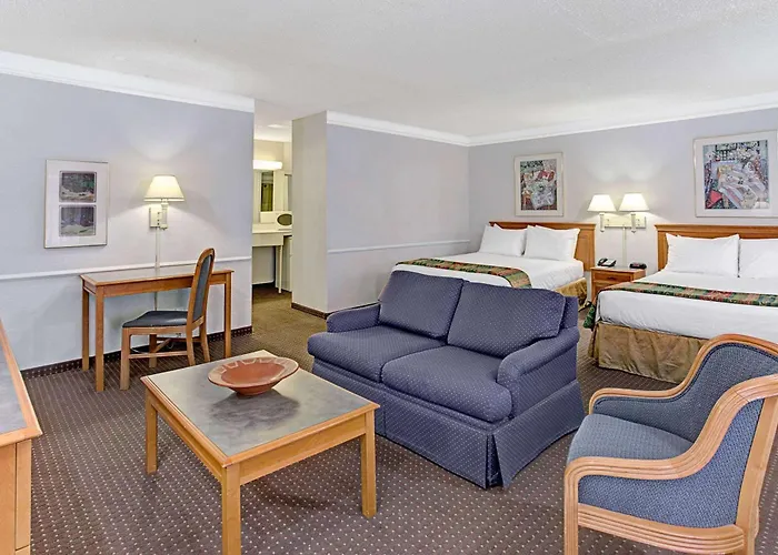 Hotel Days By Wyndham Center 3*