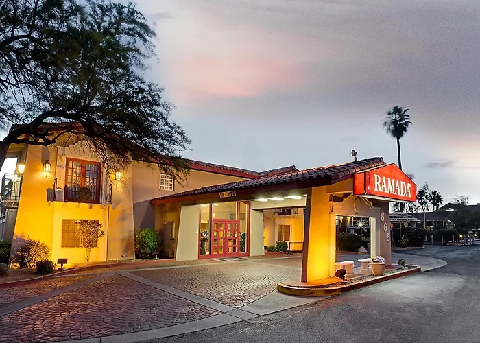 Days By Wyndham Center Hotel