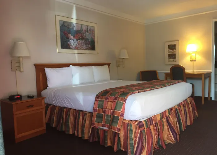 Days By Wyndham Center 3*