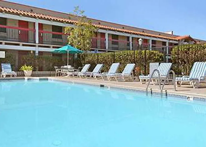 Days By Wyndham Center Hotel 3*