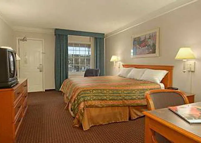 Hotel Days By Wyndham Center Tucson